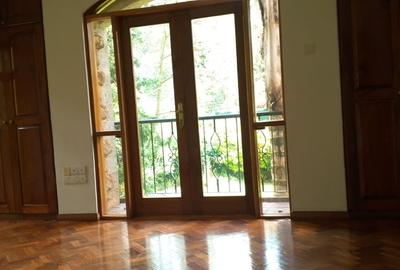 5 Bed Townhouse with En Suite in Karen - 2