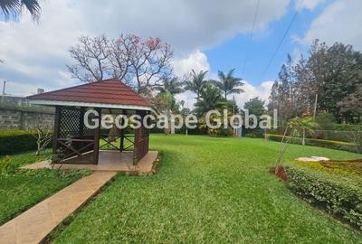 5 Bed House with En Suite in Runda