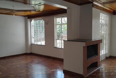 6 Bed House with En Suite in Runda