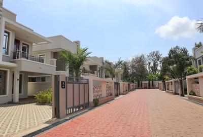 4 Bed House with En Suite at Kamakis - 2