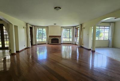 6 Bed House with En Suite in Runda - 4