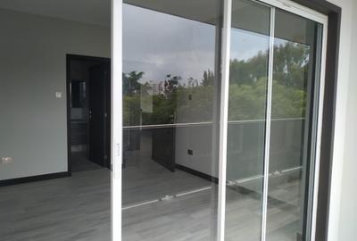 2 Bed Apartment with En Suite in Riverside