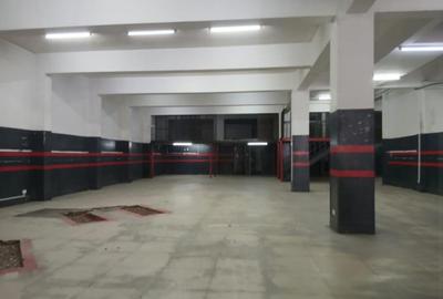 5,499 ft² Warehouse with Parking in Industrial Area - 4