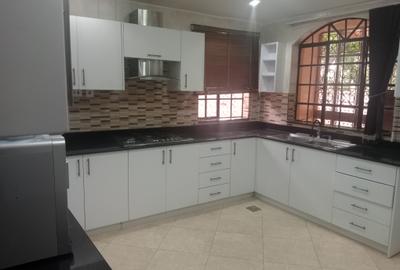 4 Bed House with En Suite at Runda