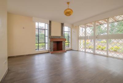 4 Bed House with En Suite in Runda
