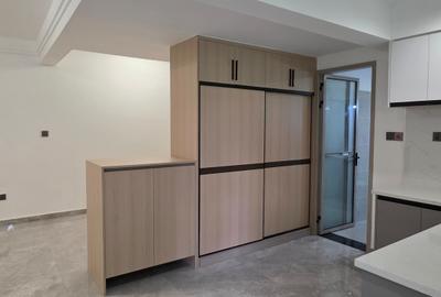 Studio Apartment with En Suite at Valley Acade - 3