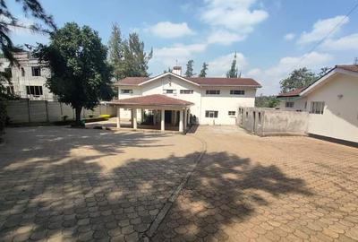 Commercial Property with Service Charge Included in Lavington