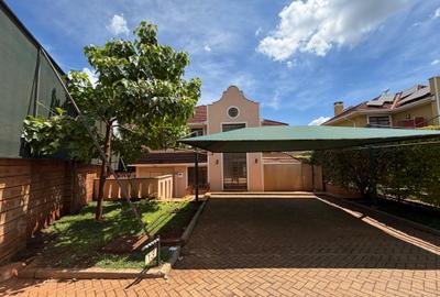 4 Bed Villa with En Suite in Runda