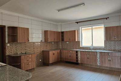 3 Bed Apartment with En Suite in Kileleshwa