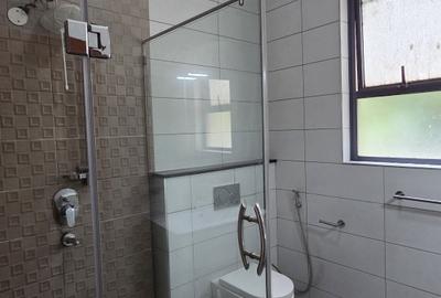 3 Bed Apartment with En Suite at Parklands - 4