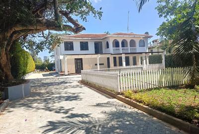 5 Bed House with En Suite at Ridgeways