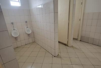 6,763 ft² Warehouse with Backup Generator in Industrial Area - 3