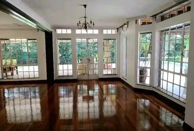 4 Bed House with En Suite at Rosslyn Lonne Tree