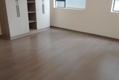 3 Bed Apartment with Gym in Kilimani - 4