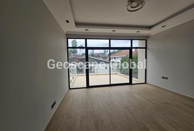 5 Bed House with En Suite in Lavington - 2