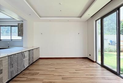 6 Bed Townhouse with En Suite at Lavington Green - 3