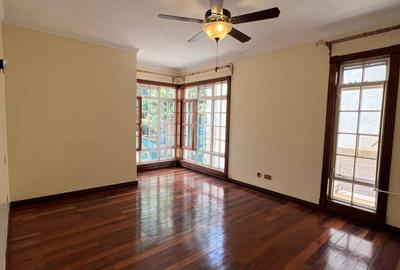 4 Bed Townhouse with En Suite in Kyuna - 2