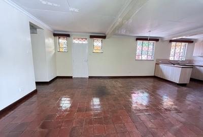 3 Bed House with Garden at Lavington - 3
