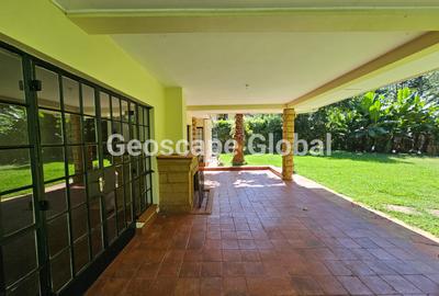 5 Bed House with En Suite in Rosslyn - 2