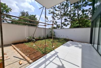 5 Bed Townhouse with En Suite in Lavington - 3