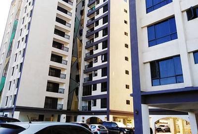 3 Bed Apartment with Swimming Pool in Hurlingham