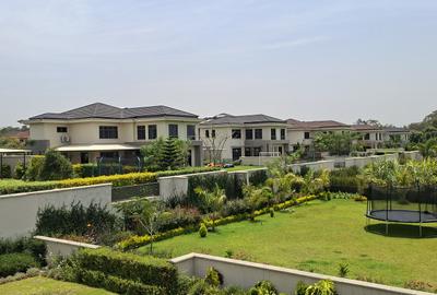 4 Bed Townhouse with En Suite in Karen - 2