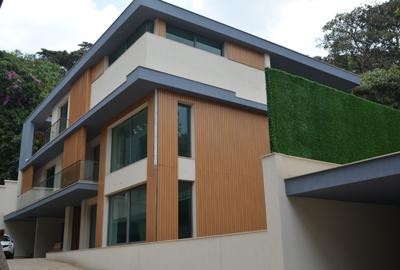 5 Bed Townhouse with En Suite in Lavington