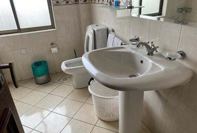 1 Bed Apartment with En Suite at Milimani - 2