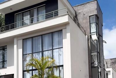 4 Bed Townhouse with En Suite in Kitisuru