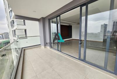 3 Bed Apartment with En Suite in Riverside - 3