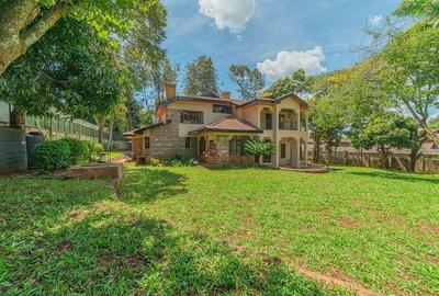 5 Bed House with En Suite in Runda