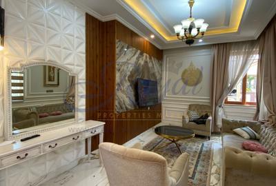 6 Bed House with En Suite in Lavington - 3