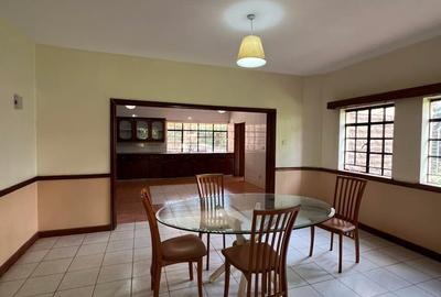 5 Bed Villa with En Suite in Runda - 4