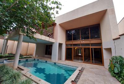 5 Bed Townhouse with En Suite at Convent Drive