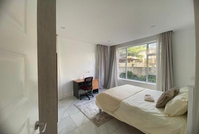 Furnished 1 Bed Apartment with Swimming Pool in Rhapta Road - 4