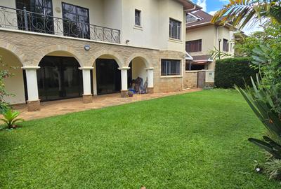 5 Bed Townhouse with En Suite at Lavington Green - 4