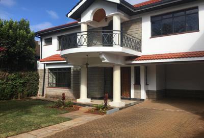 4 Bed Townhouse with En Suite in Spring Valley