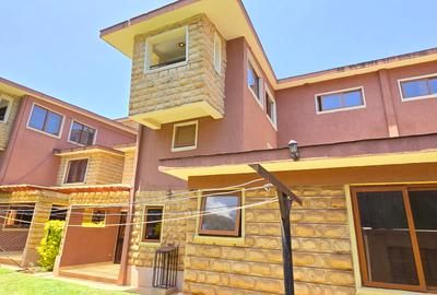 5 Bed Townhouse with En Suite at Lavington Green - 3