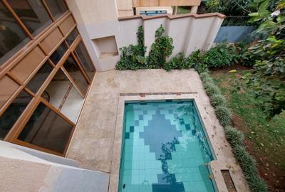 5 Bed Townhouse with En Suite at Convent Drive - 3