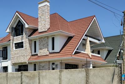 4 Bed Townhouse with En Suite at Northern Bypass