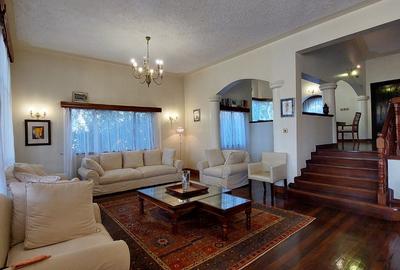 4 Bed House with En Suite in Nyari