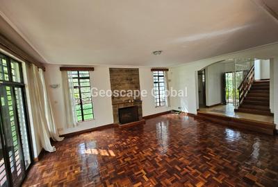 4 Bed House with En Suite in Rosslyn