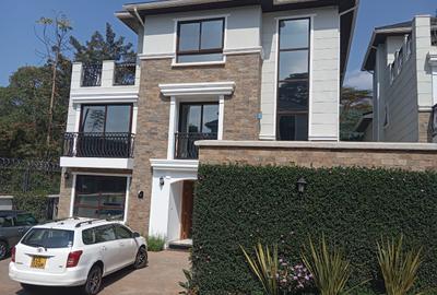 5 Bed Townhouse with En Suite at Spring Valley Estate