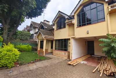 5 Bed Townhouse with En Suite at Lavington Green