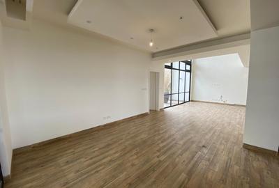 4 Bed Apartment with En Suite in Riverside