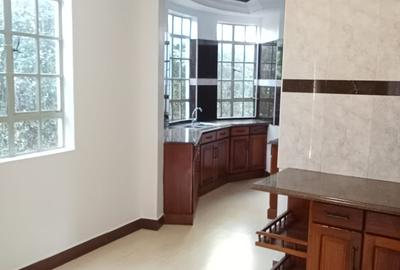 6 Bed Townhouse with En Suite in Nyari