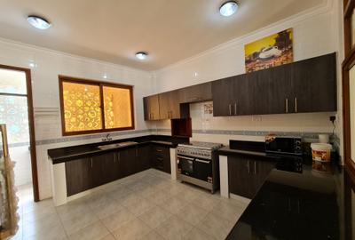 3 Bed Apartment with En Suite in Nyali Area