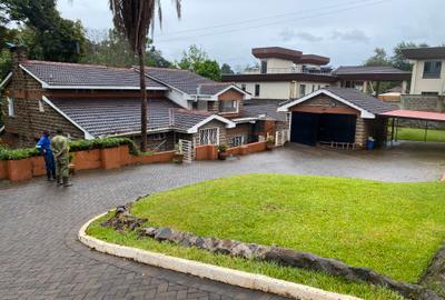 4 Bed House with En Suite in Nyari