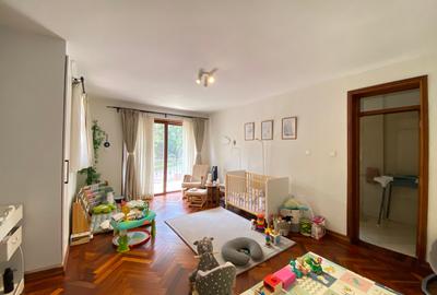 5 Bed House with En Suite in Spring Valley - 2