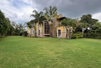 5 Bed House with En Suite in Runda